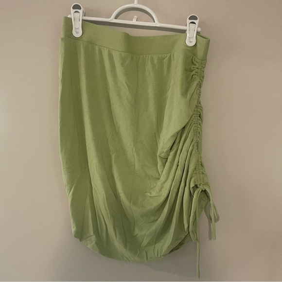 Free People Gathered Green Skirt Size Medium - Picture 3 of 6